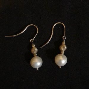 Beautiful Kay jewelers pearl earrings